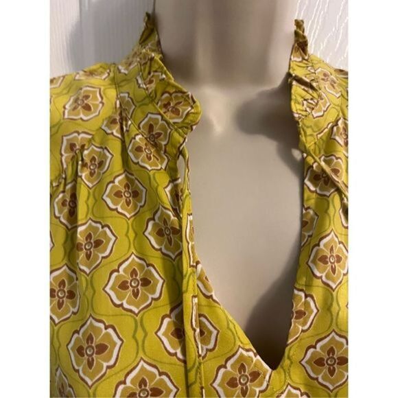 Rachel Roy Yellow Long Sleeve V-neck ruffle collared Top. Size Medium - Picture 3 of 5